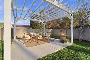 22718 Cantlay St, Los Angeles, CA 91307 - Photo 23