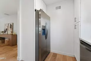 22718 Cantlay St, Los Angeles, CA 91307 - Photo 19