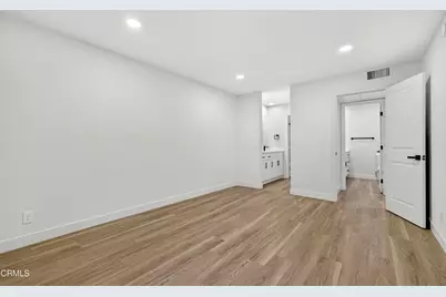 22330 Victory Boulevard #604, Los Angeles, CA 91367 - Photo 13