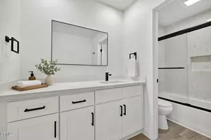 22330 Victory Blvd, Los Angeles, CA 91367 - Photo 17