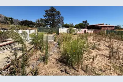 298 E Poppyfields Drive, Altadena, CA 91001 - Photo 9