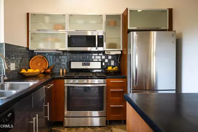 3836 De Longpre Avenue, Los Angeles, CA 90027 - Photo 13