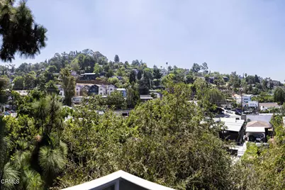 3836 De Longpre Avenue, Los Angeles, CA 90027 - Photo 19