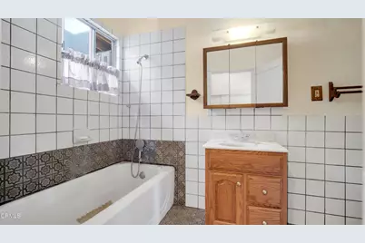 9615 La Canada Way, Sunland, CA 91040 - Photo 17
