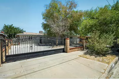 137 E Avenue J 8, Lancaster, CA 93535 - Photo 3
