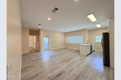 2500 Hermosa Avenue #C, Montrose, CA 91020 - Photo 3