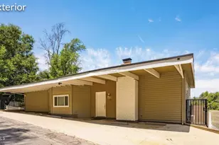 2040 Hilldale Dr, La Canada Flintridge, CA 91011 - Photo 19