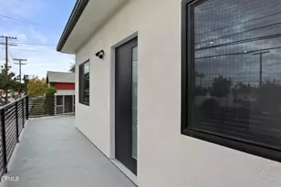 112 N Kenneth Rd, Burbank, CA 91501 - Photo 3