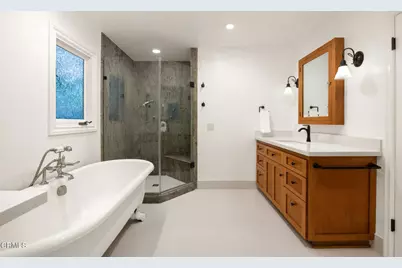 5220 Palm Drive, La Canada Flintridge, CA 91011 - Photo 7