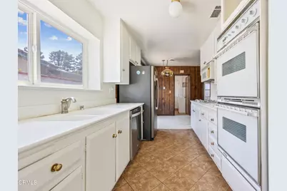 9424 Crystal View Drive, Tujunga, CA 91042 - Photo 13