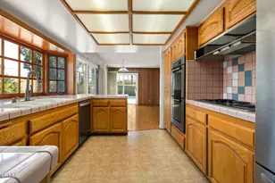 16452 Whittier Ln, Huntington Beach, CA 92647 - Photo 5