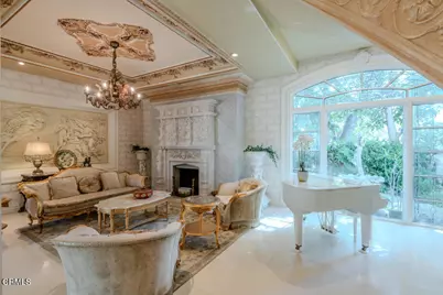 567 Meadow Grove Street, La Canada Flintridge, CA 91011 - Photo 13