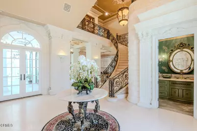 567 Meadow Grove Street, La Canada Flintridge, CA 91011 - Photo 5