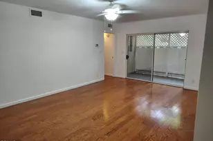 18307 Burbank, Tarzana, CA 91356 - Photo 3