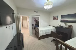250 N 1st Street, Burbank, CA 91502 - Photo 23