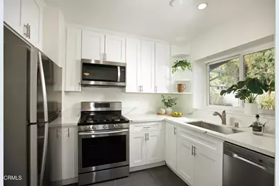 3910 Sunset Avenue, Montrose, CA 91020 - Photo 13