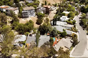 4558 Don Pio Dr, Los Angeles, CA 91364 - Photo 53