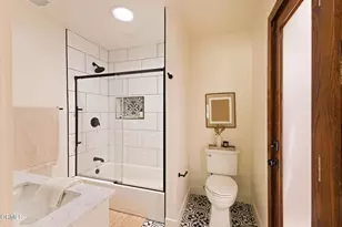 4558 Don Pio Dr, Los Angeles, CA 91364 - Photo 21