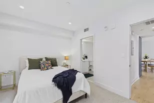 137 S Wilson Ave, Pasadena, CA 91106 - Photo 15
