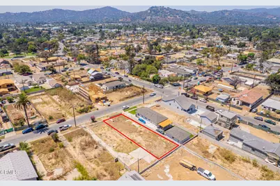 137 W Harriet Street, Altadena, CA 91001 - Photo 13