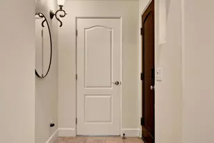 664 S Mansfield Ave, Los Angeles, CA 90036 - Photo 3