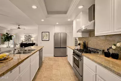 664 S Mansfield Avenue, Los Angeles, CA 90036 - Photo 11