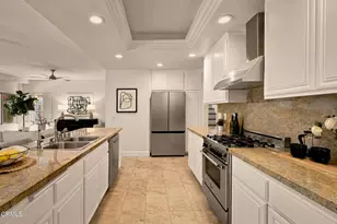 664 S Mansfield Ave, Los Angeles, CA 90036 - Photo 11