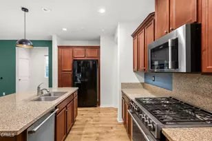17326 Parque Vanowen Way, Lake Balboa, CA 91406 - Photo 13