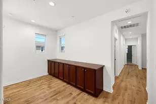 17326 Parque Vanowen Way, Lake Balboa, CA 91406 - Photo 17
