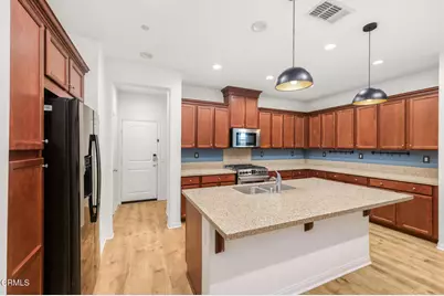 17326 Parque Vanowen Way, Lake Balboa, CA 91406 - Photo 11