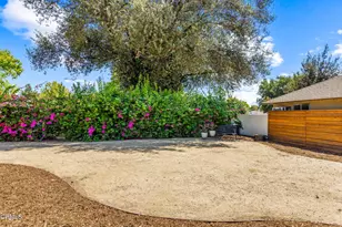 1201 N Altadena Dr, Pasadena, CA 91107 - Photo 39