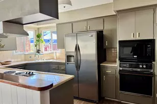 3911 El Lado Dr, Glendale, CA 91214 - Photo 11