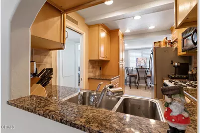 18409 Collins Street #F, Los Angeles, CA 91356 - Photo 17