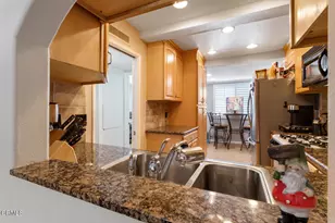18409 Collins St, Los Angeles, CA 91356 - Photo 17
