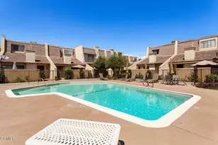 18409 Collins St, Los Angeles, CA 91356 - Photo 27