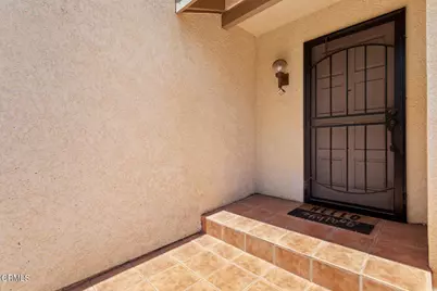 18409 Collins Street #F, Los Angeles, CA 91356 - Photo 5