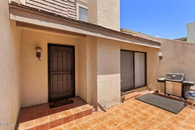 18409 Collins Street #F, Los Angeles, CA 91356 - Photo 3