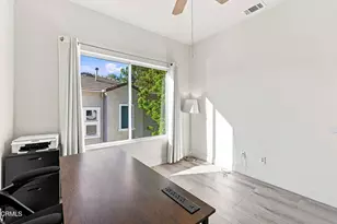 26951 Hillsborough Pkwy, Valencia, CA 91354 - Photo 23