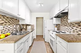 630 E Orange Grove Ave, Burbank, CA 91501 - Photo 9