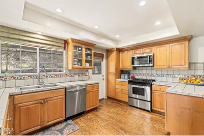 1480 E Glenoaks Boulevard, Glendale, CA 91206 - Photo 15