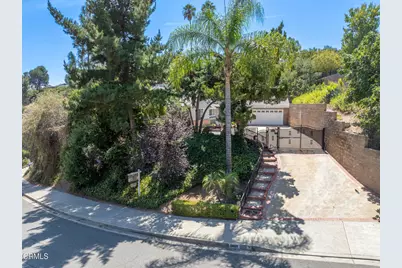 1480 E Glenoaks Boulevard, Glendale, CA 91206 - Photo 3