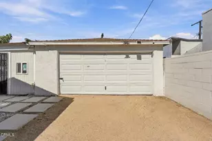 2055 W 80th St, Los Angeles, CA 90047 - Photo 17