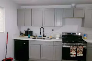 10306 S Vermont Ave, Los Angeles, CA 90044 - Photo 15