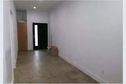 10306 S Vermont Avenue, Los Angeles, CA 90044 - Photo 9