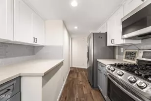 477 S Euclid Ave, Pasadena, CA 91101 - Photo 7