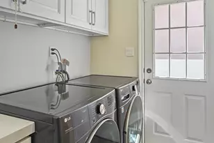 7643 Encino Ave, Northridge, CA 91325 - Photo 17