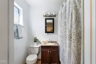 12550 Cantara St, Los Angeles, CA 91605 - Photo 33