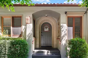 430 La Loma Rd, Pasadena, CA 91105 - Photo 1