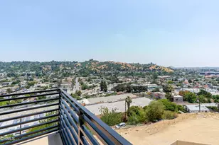 3874 W Point Dr, Los Angeles, CA 90065 - Photo 29
