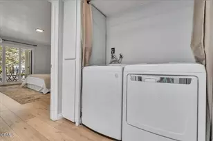 640 Wilcox Ave, Los Angeles, CA 90004 - Photo 27